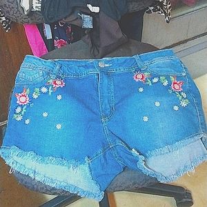 COPY - Bluejean shorts size 15/16 with embroidery on pockets .